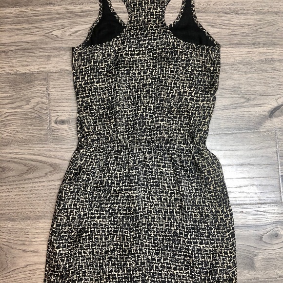 Black and gold sleeveless dress - Picture 2 of 4